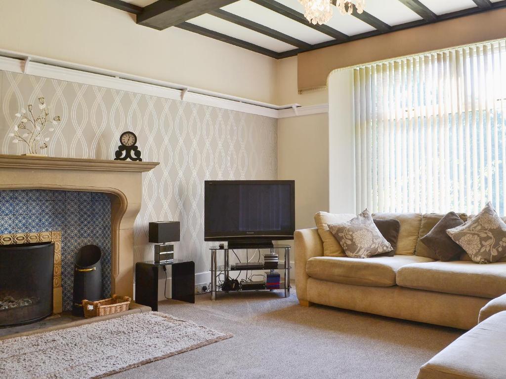 Corner Cottage room 1